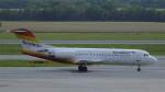 Fokker 70 der Tyrolean (heute Austrian Arrows) am Txiway in Wien Schwechat! Aufnahme vom 16.7.2005