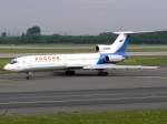 Rossiya Tu-154M RA-85800 nach dem Verlassen der 05R in DUS / EDDL / Düsseldorf am 20.05.2007