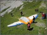 Gleitschirmflieger am Pilatus in der Schweiz, aufgenommen am 26.07.2009.
