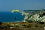 Ein Drachenflieger an der zypriotischen Westkste bei Kourion im November 1996