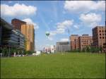 Im Juli 2005 wurde am Potsdamer Platz in Berlin ein Fesselballon als Aussichtsplattform genutzt.