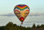Ballon D-OAAT  Convestro  kurz vor der Landung auf einem Acker bei Euskirchen - 13.08.2017
