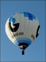 . (OO-BNX) Semink Gas Heiluftballon fhrt bei der Mosel Ballon Fiesta bei Fhren durch die Abendsonne. 21.08.2010