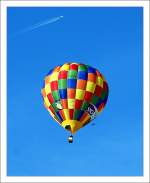 Reger Luftverkehr herrschte am 23.01.2011 am Himmel ber Chteau d'Oex.