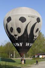 Private, PH-WWF, Lindstrand, LBL-77A, 09.04.2011, Rust, Germany        