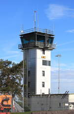 Tower des Flughafens Karlsruhe/Baden-Baden am 27.04.2024.