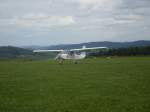 Ein Kleinflugzeug auf dem Kronacher Flugplatz. Kennt jemand eine bessere Kategorie als Sontiges?