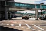 Gangways des Flughafen Porto (10.06.07)