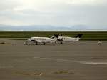 Ich hoffe, dass ist nicht die gesamte Flotte der Central Mountain Air. :) Auf jeden Fall stehen hier zwei Maschinen des Typs Raytheon 1900D von CMA in Vancouver am 18.04.2012.