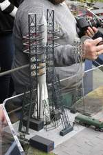 Eine Weltraum-Rakete (Sojus?) auf der Modellbahn  Grand Maket Rossia , St.