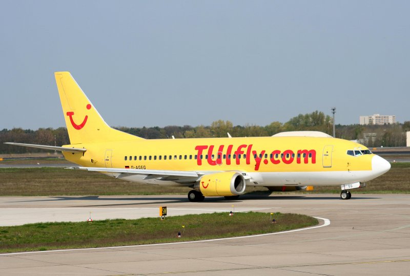 Tuifly B 737-35B D-AGEG am 27.04.2008 augf dem Flughafen Berlin-Tegel