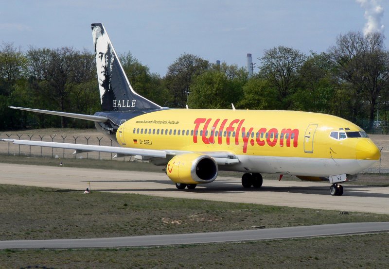 Tuifly B 737-3L9 D-AGEJ am 21.04.2007 auf dem Flughafen Berlin-Tegel