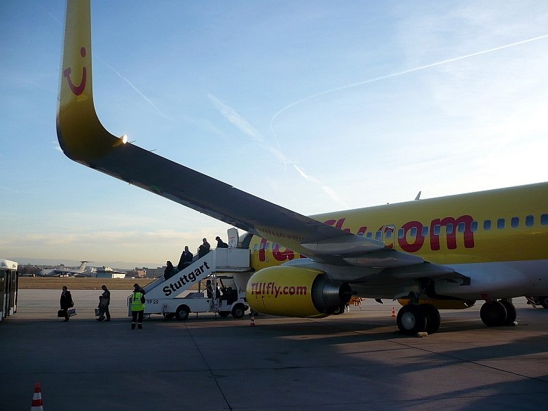 TUIFly Boing 737-700 Flug-Nr. X3 3123 von Catania ist am 28.01.2008 10 Minuten vor Plan auf dem Flughafen Stuttgart gelandet.