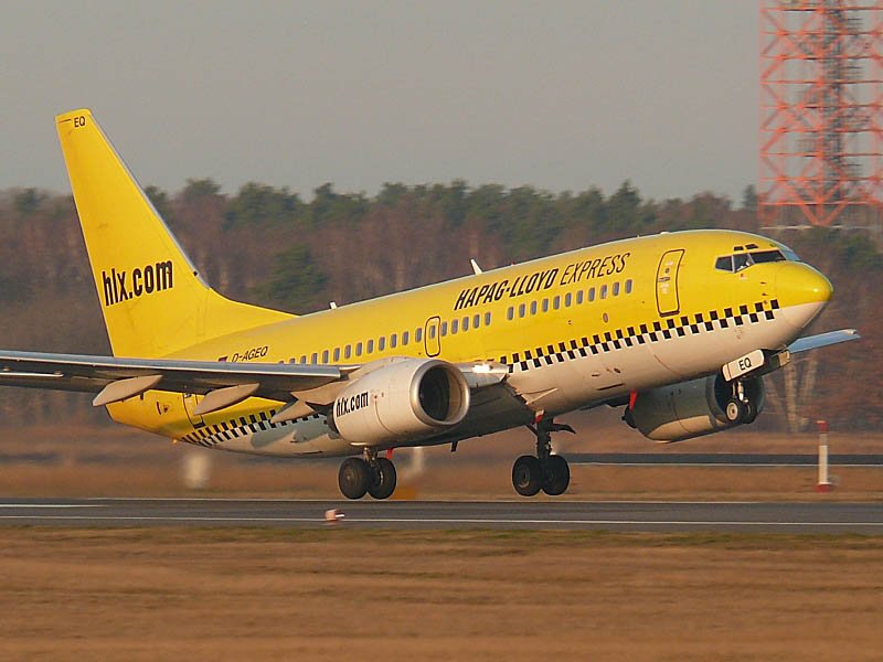 TUIfly-HLX 737 D-AGEQ Berlin TXL 15.12.2007