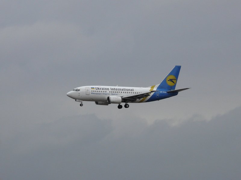 Ukraine International. UR-GAW. Flughafen Frankfurt/Main. 28.03.2009.