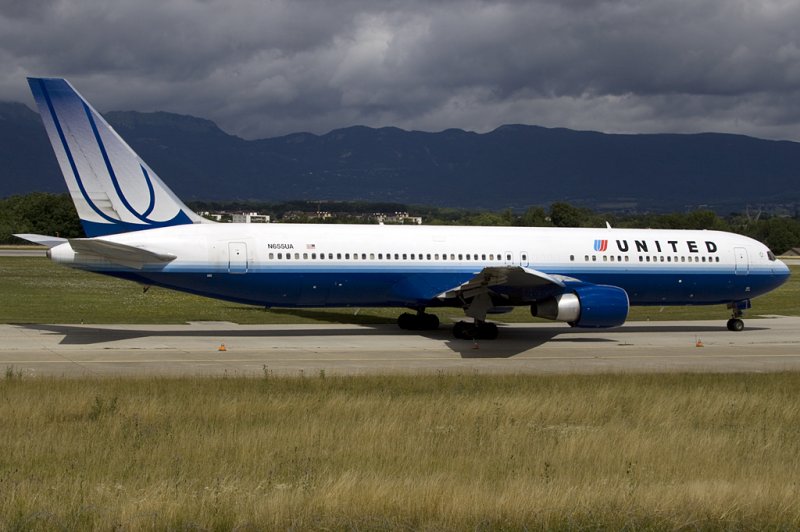 United Airlines, N655UA, Boeing, B767-322-ER, 19.07.2009, GVA, Geneve, Switzerland 

