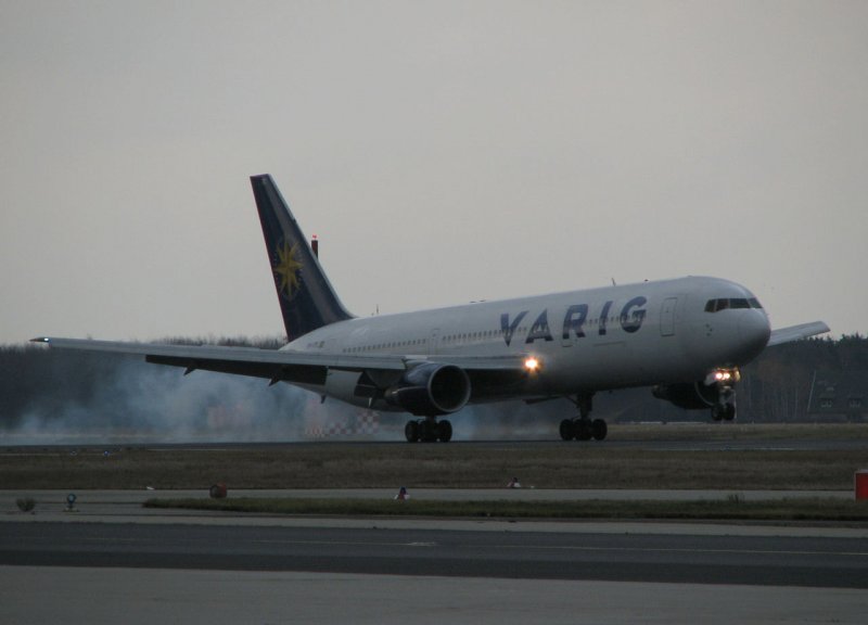 VARIG  PP-VTE  B767-300 arriving from Sao Paulo as RG8740 