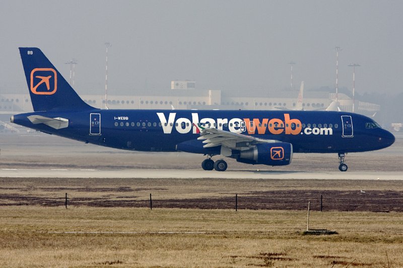 Volare, I-WEBB, Airbus, A320-214, 28.02.2009, MXP, Mailand-Malpensa, Italy 

