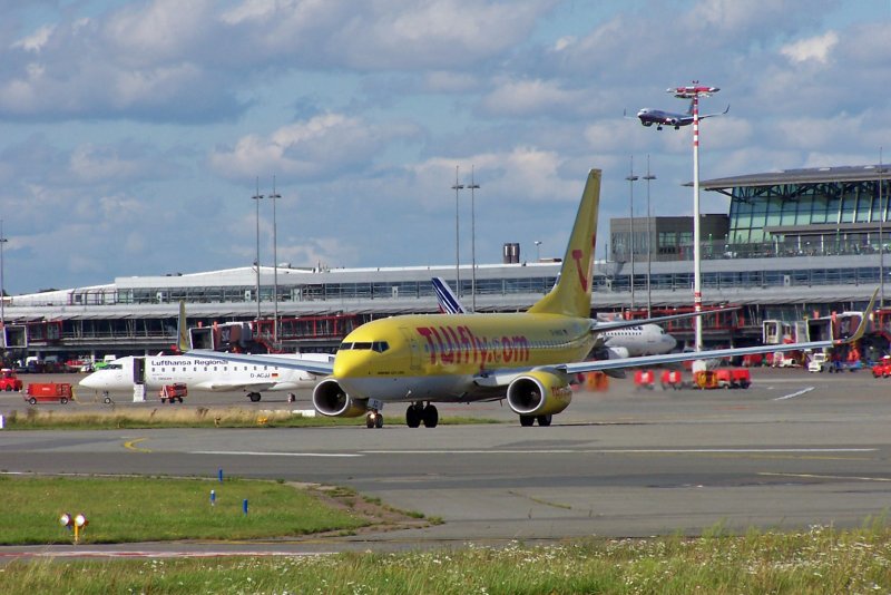 Vorfeld. Airport Hamburg am 18.08.2009