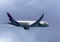 Boeing 787-9 Dreamliner, CC-BGC, LATAM, gestartet auf dem Aeropuerto Isla de Pascua (IPC) - Osterinsel - Rapa Nui, am 2.1.2017