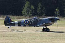 Private, G-MXVI, Supermarine, 361 Spitfire LF16E, 10.09.2016, EDST, Hahnweide, Germany 




