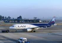 Airbus A 320, CC-BFD, LAN, Aeropuerto Santiago de Chile (SCL), 1.1.2017