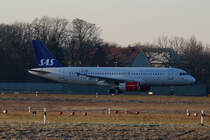 SAS, Airbus A 320-232, OY-KAM, TXL, 31.12.2016
