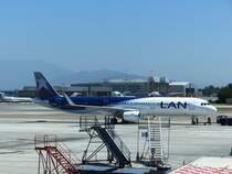 Airbus A 320, CC-BEE, LAN, Aeropuerto Santiago de Chile (SCL), 5.1.2017
