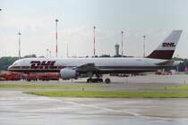 Die Boeing 757 G-BIKJ der DHL am Airport Hamburg Fuhlsbttel am 26.05.09
