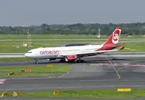 A 330-223 der Air Berlin, D-ALPI, taxy in DUS - 29.08.2017