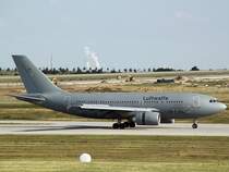 Highlight des Ausflugs nach Leipzig bildete die Landung des A310-300 10-24 der Luftwaffe. (13.7.2009)