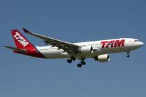 TAM, PT-MVO, Airbus, A330-223, 31.05.2009, CDG, Paris-Charles de Gaulle, France 

