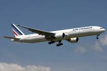 Air France, F-GSQM, Boeing, B777-328ER, 31.05.2009, CDG, Paris-Charles de Gaulle, France 

