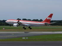 Die  letzte  LTU Maschine :-( D-ALPF. Flughafen Dsseldorf. 26.07.2009.