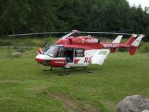 Dieser Notarzt-Rettungshubschrauber Eurocopter BK 117 ist eigentlich in Greifswald Zuhause.Zu seinen Einsatzgebiet z�hlt auch die Insel R�gen.Am 24.Juli 2009 war der Hubschrauber in Bergen/R�gen gelandet.