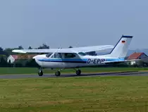 Cessna 177 Cardinal RG, D-EPIP auf dem Taxiway zum Start in Gera (EDAJ) am 10.5.2018