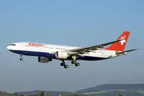 SWISS International Air Lines, HB-IQP, Airbus A330-223, msn: 366, 26.Juni 2002, ZRH Zürich, Switzerland.