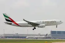 Emirates Airlines, A6-EAH, Airbus A330-243, msn: 409, 16.Mai 2009, MXP Milano Malpensa, Italy.