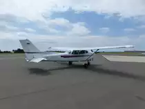 Cessna 172N Skyhawk, D-EVIL auf dem Vorfeld in Gera (EDAJ) am 8.7.2018