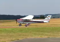 Cessna 172 Skyhawk, D-EPWE ist gestartet auf der Piste 06 in Gera (EDAJ) am 8.7.2018
