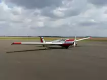 Scheibe SF 25 C-Falke, D-KOCK auf dem Vorfeld in Gera (EDAJ) am 8.7.2018