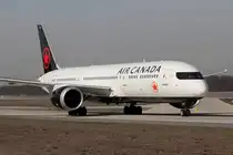 Air Canada Boeing 787-9 Dreamliner C-FSBV rollt zum Gate in Frankfurt 20.3.2019