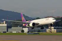 Thai Airways, HS-TKP, Boeing 777-3ALER, msn: 41525/1119,  Sri-amphorn , 06.Juli 2019, ZRH Zürich, Switzerland.