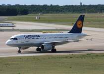 Lufthansa A 319-114 D-AILD  Dinkelsb�hl  bei der Ankunft auf dem Flughafen Berlin-Tegel am 12.09.2009