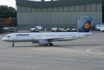 Lufthansa A 321-131 D-AIRW  Heilbronn  bei der Ankunft auf dem Flughafen Berlin-Tegel am 12.09.2009