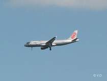 Eine NIKI A320 beim Landeanflug auf Dresden-Klotzsche; 19.06.2007
