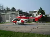 Ein BK 117 in Karlsbad an Landeplatz der SRH am 03.04.09 