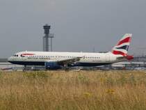 Die G-EUUR bei der Landung auf der 05L. Im Hintergrund ist der neue Tower der Flugsicherung zu sehen. Das Foto stammt vom 09.07.2007