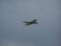 Eine Flugmaschiene von Germanwings beim Abflug vom Flughafen/Airport-Stuttgart. Aufgenommen am 3.Juli 2007