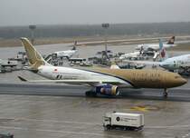 Gulf Air, A9C-KE, Airbus A 330-300 (F1-Logo GP Bahrein 2010), 2010.01.19, FRA, Frankfurt, Germany